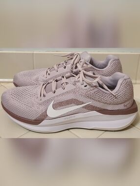 Nike Winflo 11 Running Shoes Women's Size 11